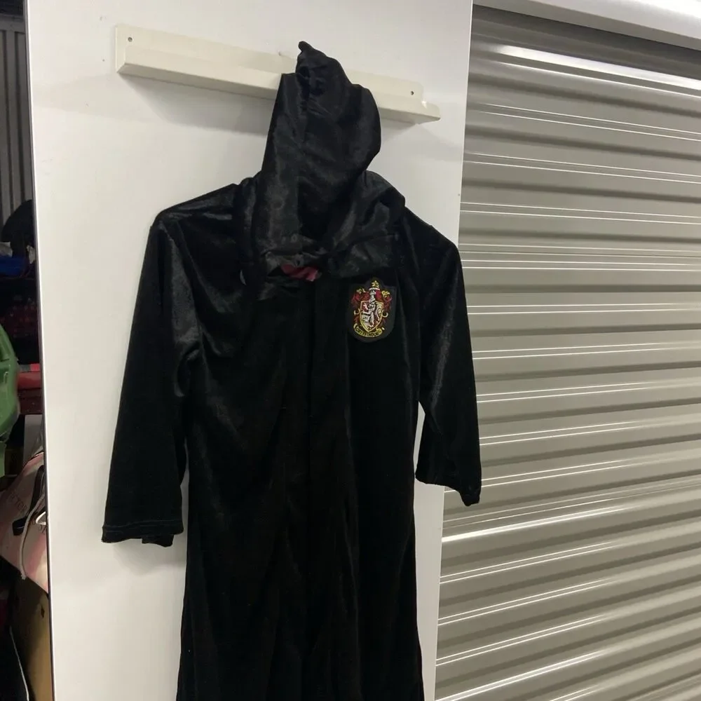 Rubies Harry Potter Gryffindor Kids Medium Plush VelvetCloak/Cape/ Robe - Picture 3 of 11